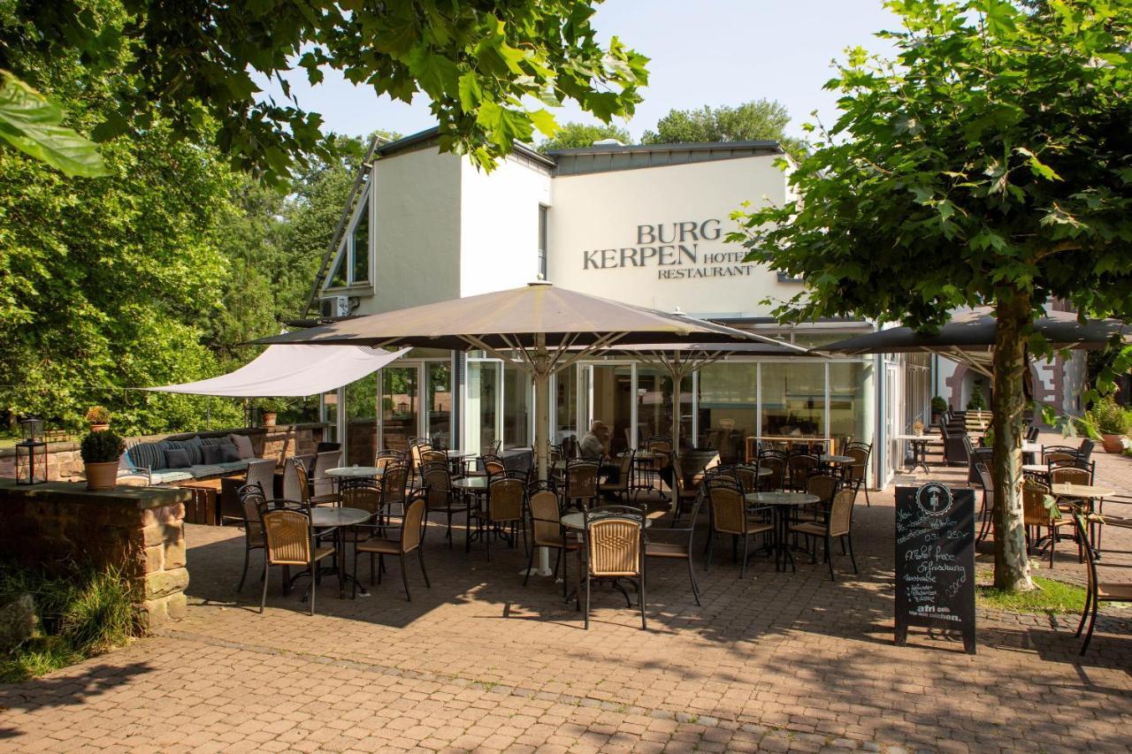 Hotel Burg Kerpen 일링겐 외부 사진