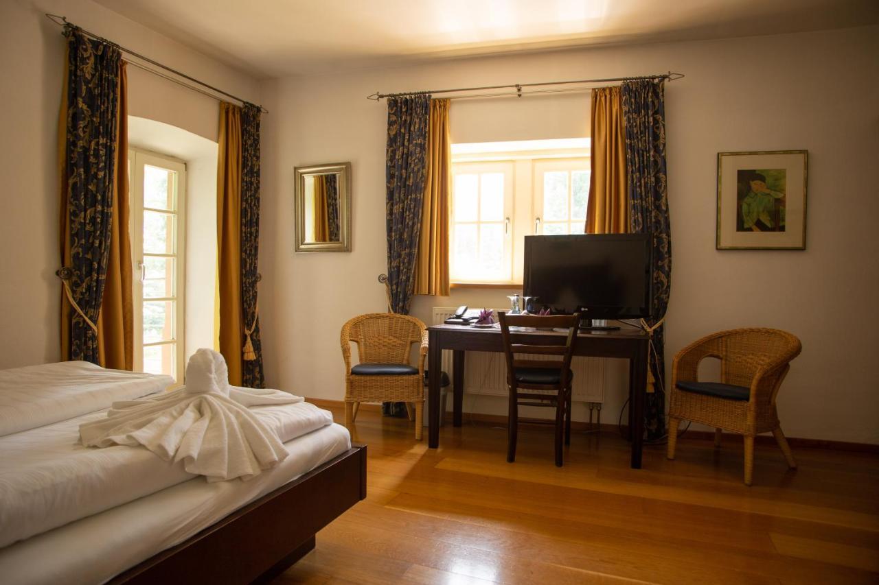 Hotel Burg Kerpen 일링겐 외부 사진