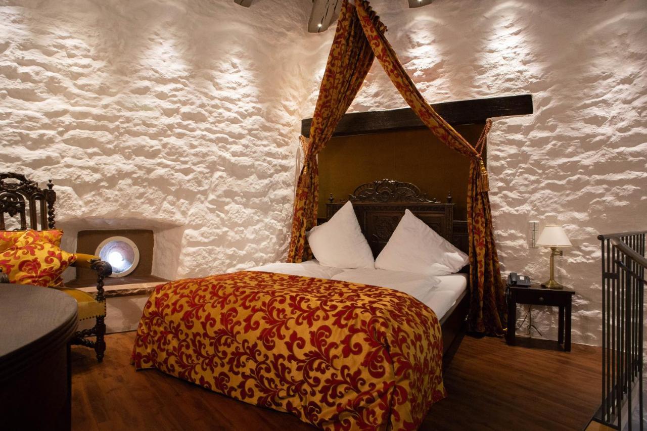 Hotel Burg Kerpen 일링겐 외부 사진